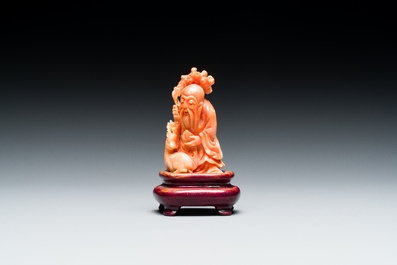 Trois sculptures en corail, Chine, 19/20&egrave;me