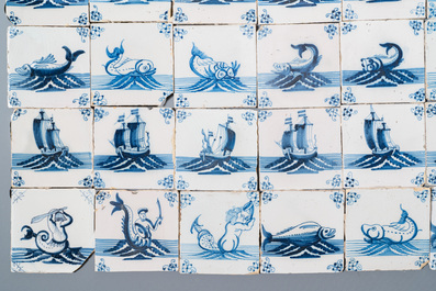 59 blauw-witte Delftse tegels met zeemonsters, 2e helft 18e eeuw