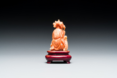 Trois sculptures en corail, Chine, 19/20&egrave;me