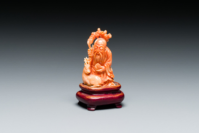 Trois sculptures en corail, Chine, 19/20&egrave;me