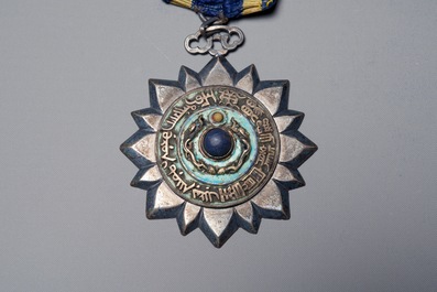 M&eacute;daille imp&eacute;riale de 'L'ordre du Double Dragon', Chine, re&ccedil;u le 5 Octobre 1905