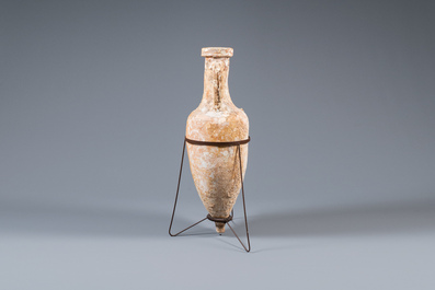 Een Romeinse terracotta amfoor voor het transport van wijn, 1e eeuw v.C.