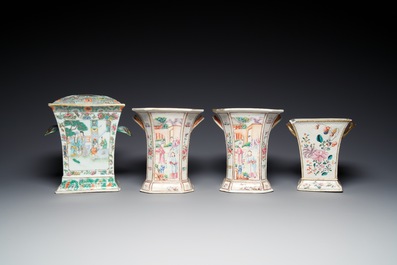 Vier Chinese famille rose en verte bloemenhouders, Qianlong en later