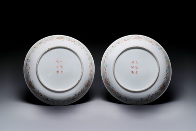 Een paar Chinese famille rose schotels, Guangxu merk en periode