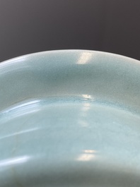 Een Chinese Longquan celadon penselenwasser, Song of later