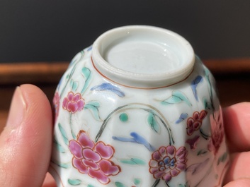 Een Chinese famille rose 'Xi Xiang Ji' kop en schotel, Yongzheng