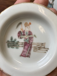 Een Chinese famille rose theepot met 'Guo Ziti' decor, 19e eeuw