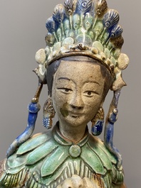 Deux figures en gr&egrave;s porcelaineux polychrom&eacute;, probablement Shiwan, 19&egrave;me