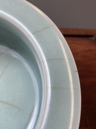 Een Chinese Longquan celadon penselenwasser, Song of later