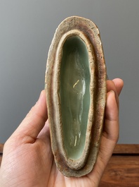 Br&ucirc;le-parfum en forme de canard en porcelaine de Chine c&eacute;ladon de Longquan, Ming