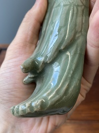 Br&ucirc;le-parfum en forme de canard en porcelaine de Chine c&eacute;ladon de Longquan, Ming