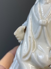 Guanyin &agrave; l'enfant en porcelaine blanc de Chine de Dehua, Kangxi/Qianlong