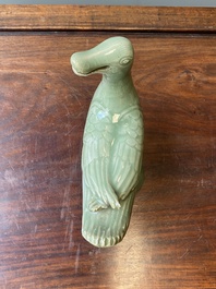 Br&ucirc;le-parfum en forme de canard en porcelaine de Chine c&eacute;ladon de Longquan, Ming
