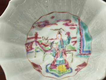 Een Chinese famille rose 'Xi Xiang Ji' kop en schotel, Yongzheng