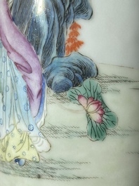 Een paar Chinese famille rose rouleau vazen, Qianlong merk, Republiek