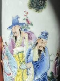 Een paar Chinese famille rose rouleau vazen, Qianlong merk, Republiek