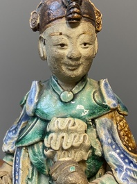 Deux figures en gr&egrave;s porcelaineux polychrom&eacute;, probablement Shiwan, 19&egrave;me