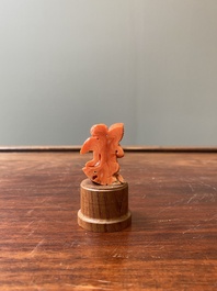 Sculpture d'un ch&eacute;rubin en corail rouge, Trapani, Italie, 19&egrave;me