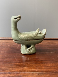 Br&ucirc;le-parfum en forme de canard en porcelaine de Chine c&eacute;ladon de Longquan, Ming