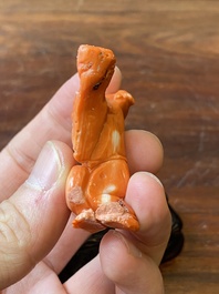 Sculpture d'un gar&ccedil;on en corail rouge, Chine, 19/20&egrave;me