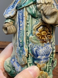 Deux figures en gr&egrave;s porcelaineux polychrom&eacute;, probablement Shiwan, 19&egrave;me