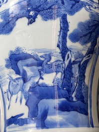 Een Chinese blauw-witte dekselvaas, Kangxi