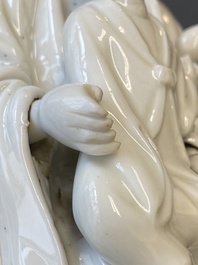 Guanyin &agrave; l'enfant en porcelaine blanc de Chine de Dehua, Kangxi/Qianlong