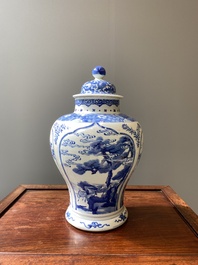 Een Chinese blauw-witte dekselvaas, Kangxi