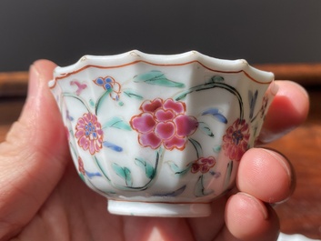 Een Chinese famille rose 'Xi Xiang Ji' kop en schotel, Yongzheng