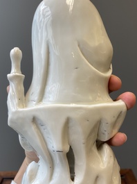 Guanyin &agrave; l'enfant en porcelaine blanc de Chine de Dehua, Kangxi/Qianlong