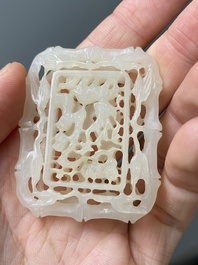 Deux plaques ajour&eacute;es et une plaque de sceptre ruyi en jade blanc, Chine, Qing