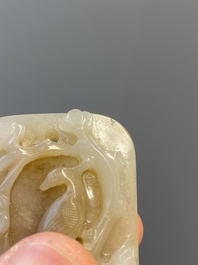 Vier Chinese snijwerken in witte en celadon jade, Qing/Republiek