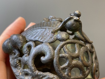 Paire de br&ucirc;le-parfums en forme d'&eacute;l&eacute;phant en bronze, Chine, Ming