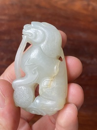 Trois sculptures d'animaux en jade blanc et c&eacute;ladon, Chine, Qing/R&eacute;publique