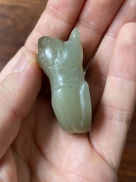 Trois sculptures d'animaux en jade blanc et c&eacute;ladon, Chine, Qing/R&eacute;publique