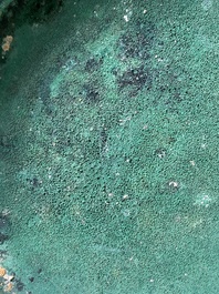Een Chinese bronzen driepotige rituele voedselkom met deksel, 'ding', Oostelijke Zhou, Periode van Lente en Herfst
