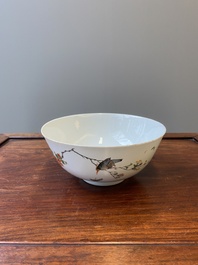 A Chinese famille verte bowl with a bird and various insects, Guangxu mark, 19/20th C.