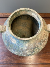 R&eacute;cipient &agrave; vin archa&iuml;que en bronze, 'lei', Chine, Zhou de l'Est, P&eacute;riode des Printemps et Automnes