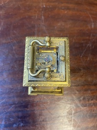 Horloge en bronze dor&eacute;, marque de Heng Da Li 亨达利, Shanghai, Chine, 19/20&egrave;me