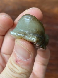 Trois sculptures d'animaux en jade blanc et c&eacute;ladon, Chine, Qing/R&eacute;publique