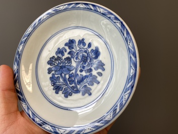 Vier Chinese famille verte koppen en schotels, Kangxi