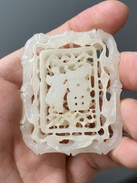 Deux plaques ajour&eacute;es et une plaque de sceptre ruyi en jade blanc, Chine, Qing