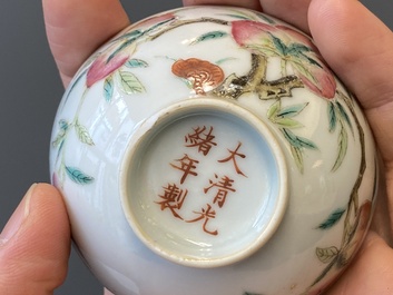 Vijf Chinese famille rose 'negen perziken' kommetjes, Guangxu merk en periode