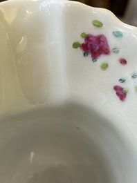 Een Chinese famille rose kan met decor van tabaksbladeren, Qianlong