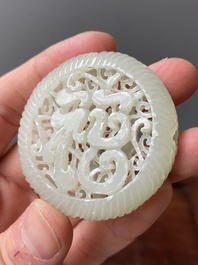 Trois pi&egrave;ces ajour&eacute;es en jade blanc, Chine, Qing