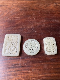 Trois pi&egrave;ces ajour&eacute;es en jade blanc, Chine, Qing