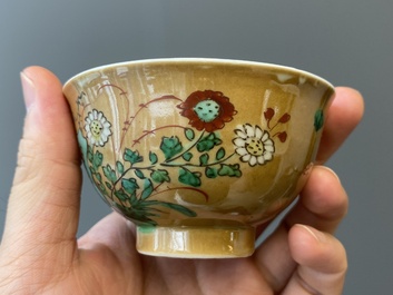 Vier Chinese famille verte koppen en schotels, Kangxi