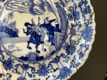 Drie Japanse blauw-witte 'Joosje te paard' borden in Chinese Kangxi-stijl, Edo, 18e eeuw