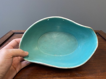 A Chinese famille verte 'waves' bowl, Daoguang seal mark, 19th C.