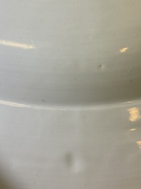 Een Chinese famille verte schotel met een kylin, Kangxi